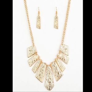Texture Tigress Gold necklace